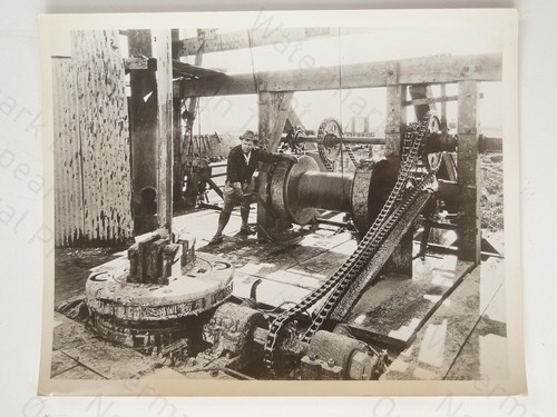 Early rotary drilling rig - early,