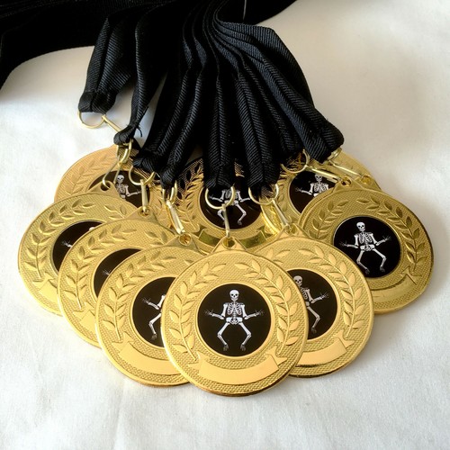 Halloween medals - x,