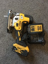 DeWalt DCS335N 18V Brushless Grip Jigsaw with 1 x 5.0Ah Battery Charger