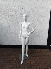Full Body & Head Mannequin Female, White Excellent Used Condition Stand Retail