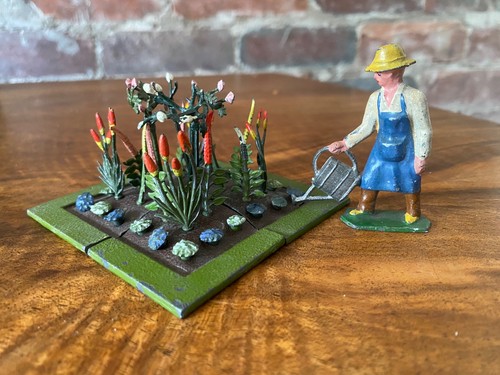 Britains lead garden flowers - britains,