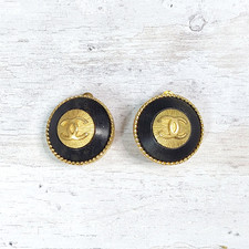 Chanel CC Logo Clip On