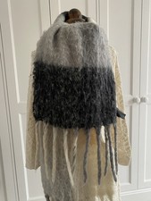 H&M Scarf Length 190-30cm