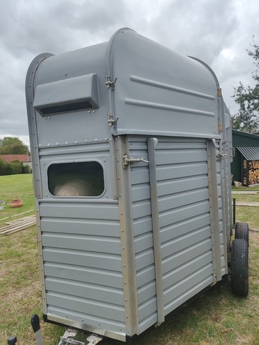 Rice horse trailer - horse, box