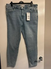 BNWT Peacocks Alexa Mid Rise