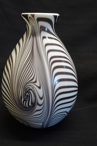 Fenton labryinth vase dlf - 9",