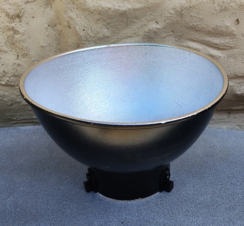 Studio reflector - 8”,