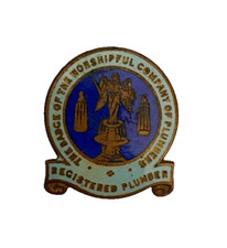 VTG WORSHIPFUL COMPANY OF PLUMBERS REGISTERED PLUMBER CITY LIVERY B/HOLE BADGE