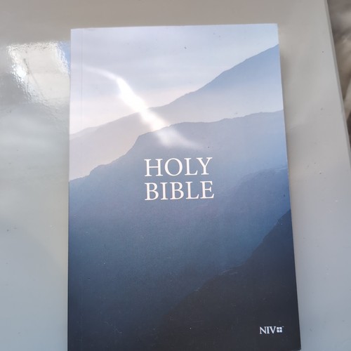 Niv holy bible - holy, (paperback)