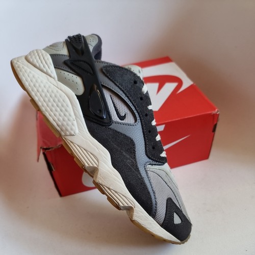 Nike huarache runner light