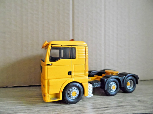 Corgi code3 man tga cab - corgi/code3,