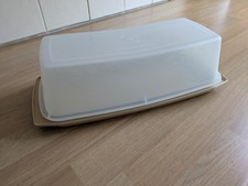 Tupperware Vintage Cake Keeper Carrier 29cm X 12cm X 13cm
