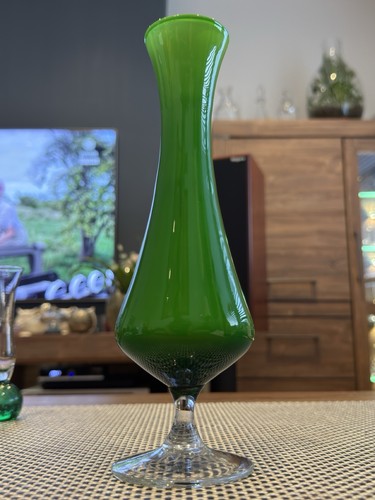 Vintage green cased art - green,