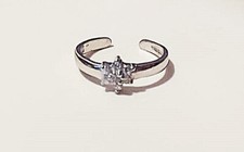 9ct 9k White Gold Flower Toe Ring NEW Rare