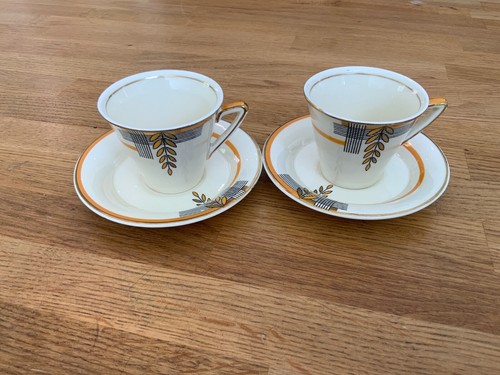 Pair vintage art - pair,