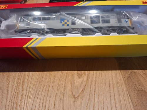 Hornby r30439 tfl construction - hornby,
