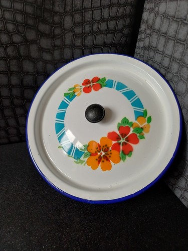 Lidded enamel bowl - appears, to