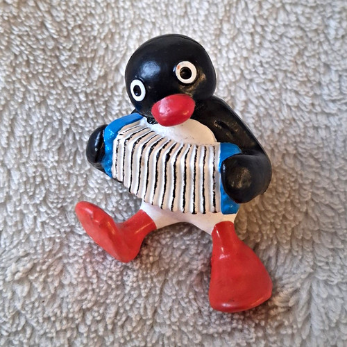 Bullyland pingu penguin with - pingu,