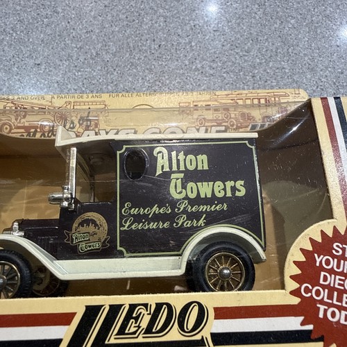 Lledo model ford van - lledo,