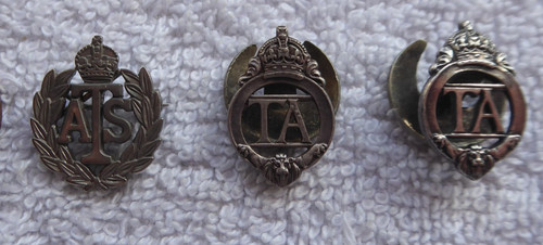 Ww2 territorial army lapel - ww2,