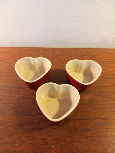 Creuset red heart shape - x, le