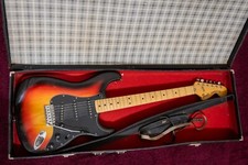 1979 Fender American Stratocaster USA Sunburst - Cheney Case - Bell Strap