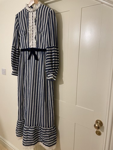 Vintage 1970s victorian style - vintage,