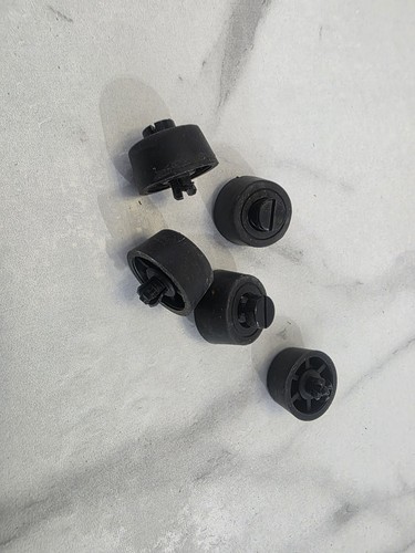 Korg rubber legs lot of5 - korg,