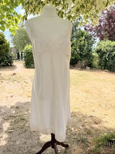 Vintage style cream lace full - lace,
