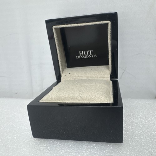 Hot diamonds black - hot,