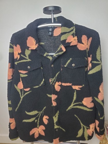 Nwt volcom floral sherpa - nwt,