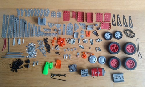 Meccano set for car - set, crane