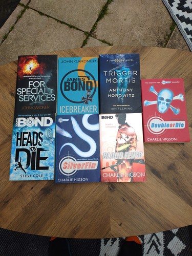 Young james bond book - bond, x