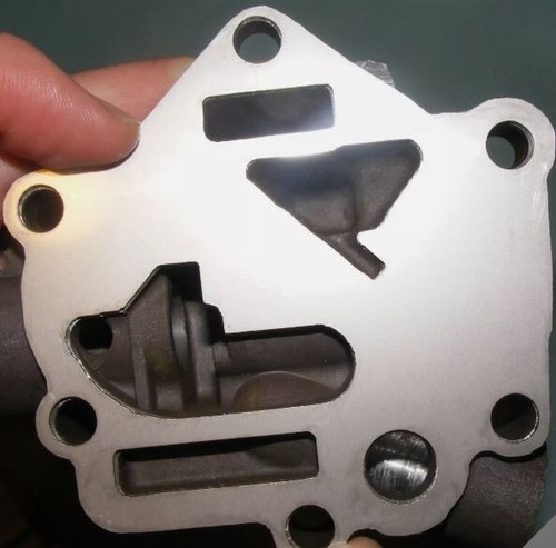 Rover oil pump plate - v8,