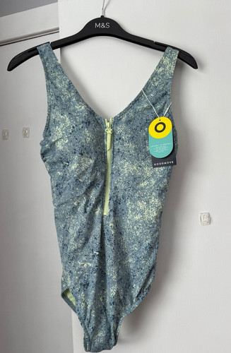Bnwt goodmove zip up - goodmove,