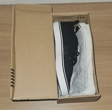 Low Top Trainers | Black/White