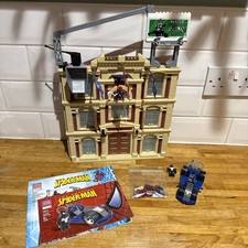 Marvel The Amazing Spider-Man Mega Bloks 1911 Daily Bugle Carry Case & Set 1912