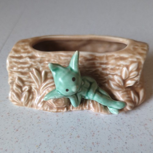 Vintage sylvac log planter