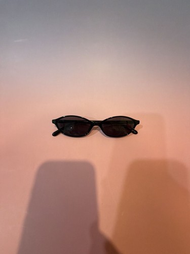Vintage 90s black oval frame - vintage,