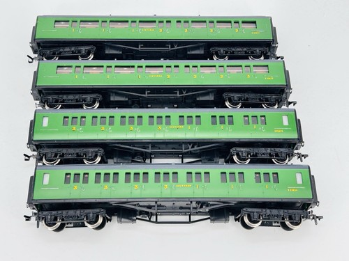 Hornby maunsell coaches - sr,