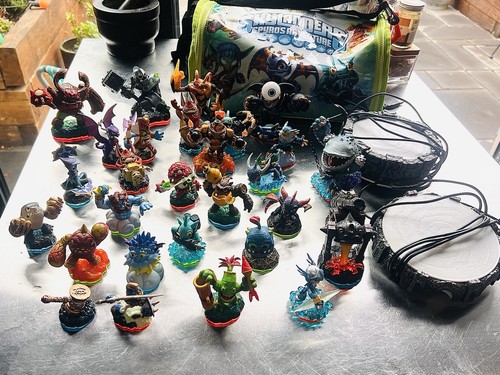 Skylanders figure bundle x28 - skylanders,