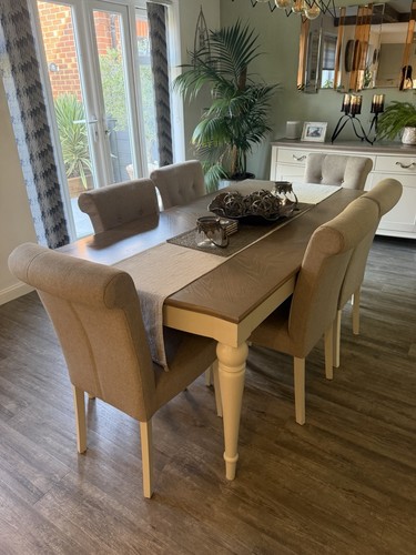 Extendable dining table - extendable,