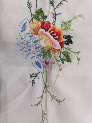 Vintage white embroidered - ,