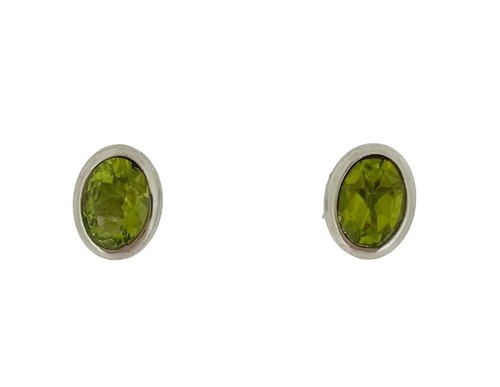 Silver and oval peridot stud