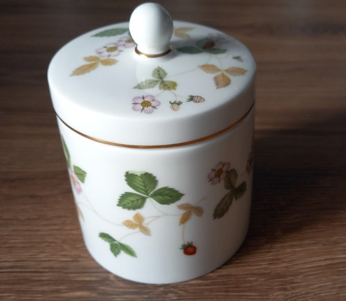 Wedgewood wild strawberry - ,
