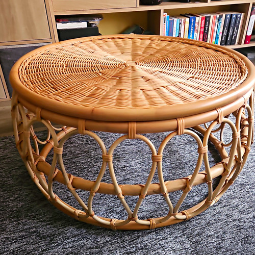 Round woven rattan coffee - round,