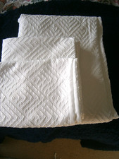 un-used JULIAN CHARLES King DUVET COVER & 2 PILLOWCASES white soft polyester