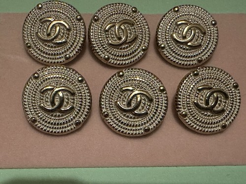 Authentic vintage chanel - 6x,