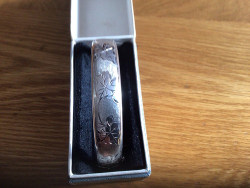 Hallmarked silver bangle - hallmarked,