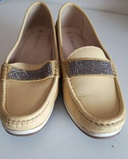 Damart Women's slight wedge